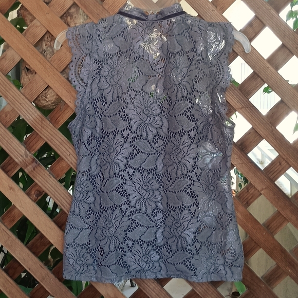 White House Black Market 2 Piece Smoky Orchid Lace High Neck Shell Ex Small Pet - Picture 3 of 10